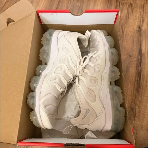 Nike Men’s White VaporMax Plus Lightweight Sneakers Sz 9 - Picture 10 of 10